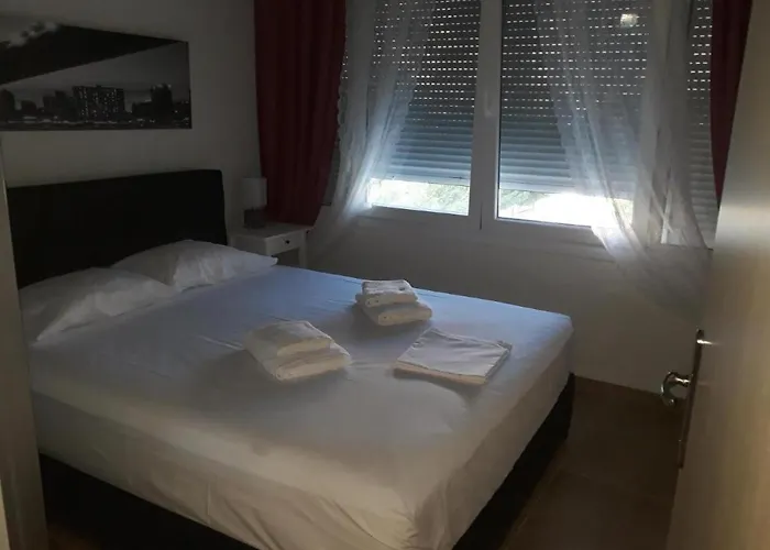 τhe Diamond 公寓 *